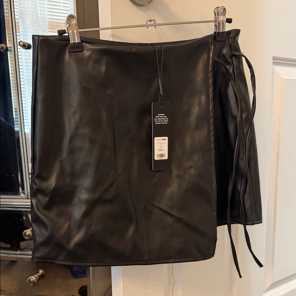 Fashion Nova Black Faux Leather Mini Skirt